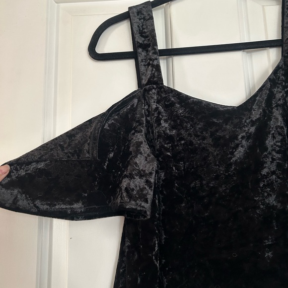 Sanctuary Black Velvet Cold Shoulder Top - Picture 6 of 8